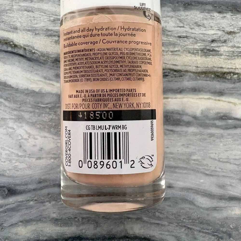 Covergirl TruBlend Hydrating Liquid Foundation L7 Warm Beige 1oz Natural Finish